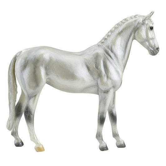 Breyer Horses Classics Pearly Grey Trakehner